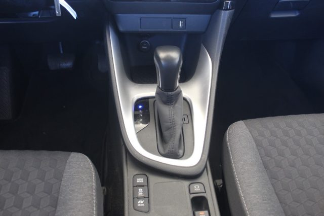 TOYOTA Yaris usata, con Bluetooth