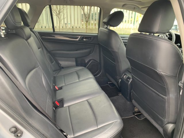 SUBARU OUTBACK usata, con Controllo automatico clima