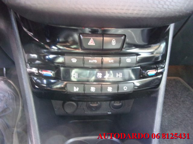 PEUGEOT 2008 usata, con Airbag testa