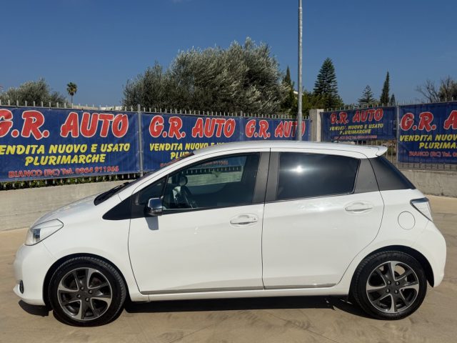 TOYOTA Yaris usata, con Autoradio