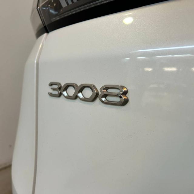 PEUGEOT 3008 usata, con Sensori di parcheggio posteriori