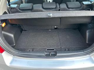 TOYOTA Yaris usata 17