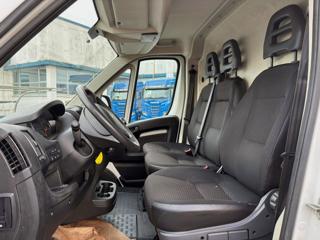 PEUGEOT Boxer usata, con USB