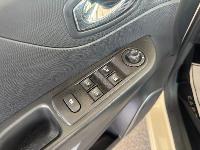 RENAULT Captur usata 27