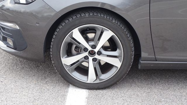PEUGEOT 308 usata, con USB