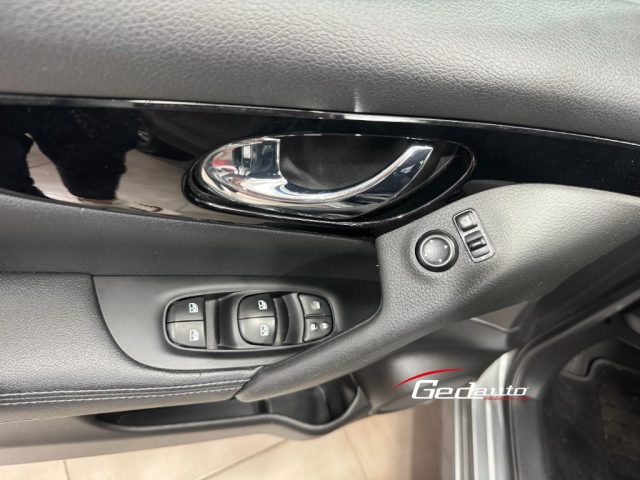 NISSAN Qashqai usata, con Controllo automatico clima