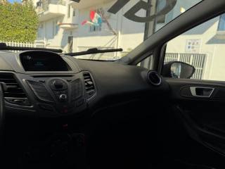 FORD Fiesta usata, con Sound system