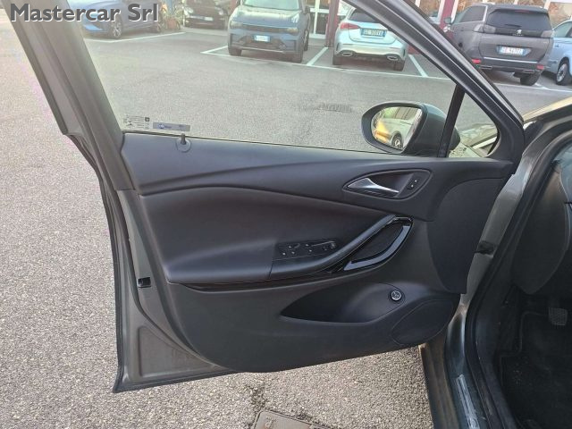 OPEL Astra usata, con Controllo automatico clima