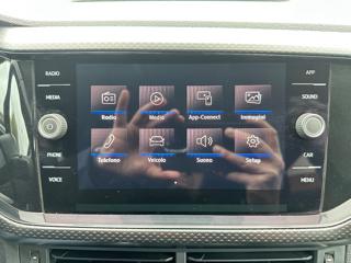 VOLKSWAGEN T-Cross usata, con USB