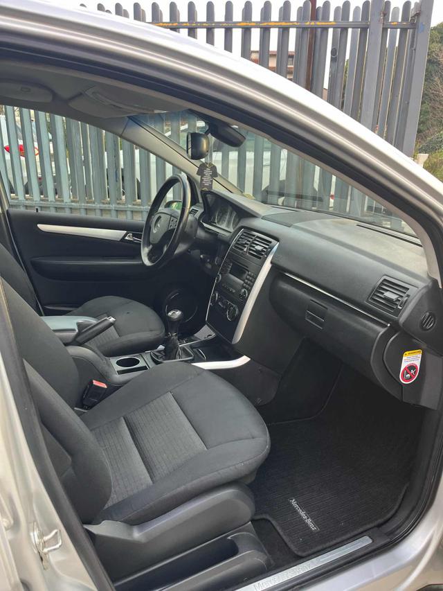 MERCEDES-BENZ B 180 usata, con Climatizzatore
