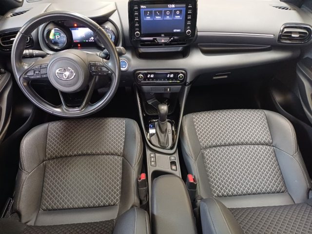 TOYOTA Yaris usata, con Volante multifunzione