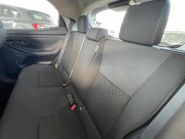 TOYOTA Yaris usata, con Telecamera per parcheggio assistito
