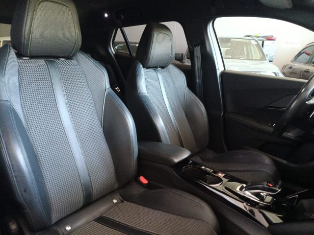 PEUGEOT 2008 usata, con Autoradio digitale