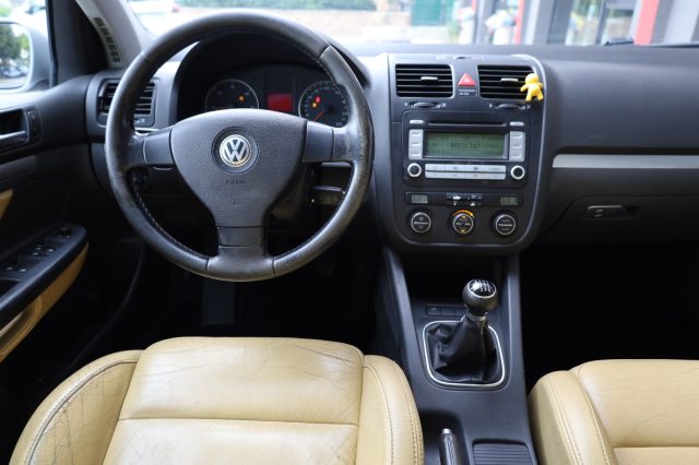 VOLKSWAGEN Golf usata, con Autoradio
