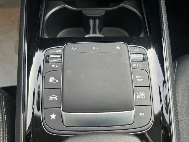 MERCEDES-BENZ GLA 180 usata, con Sedile posteriore sdoppiato