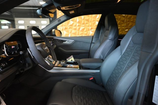 AUDI RS Q8 usata 24