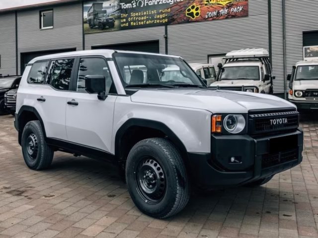 TOYOTA Land Cruiser usata, con Airbag laterali