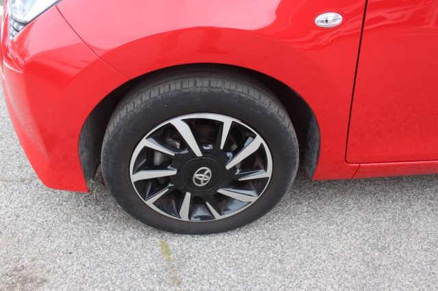 TOYOTA Aygo usata, con Airbag testa