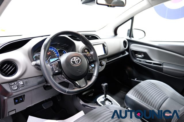 TOYOTA Yaris usata, con Autoradio