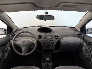 TOYOTA Yaris usata 12