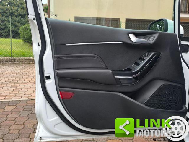 FORD Fiesta usata, con Specchietti laterali elettrici