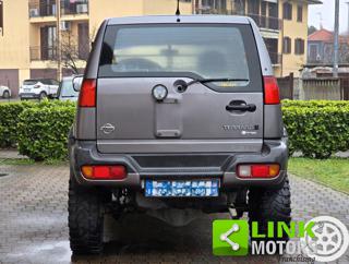 NISSAN Terrano usata 1
