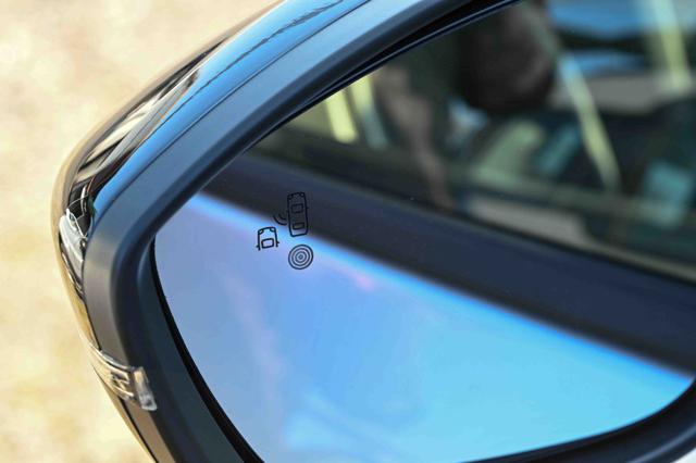 OPEL Corsa usata, con Touch screen