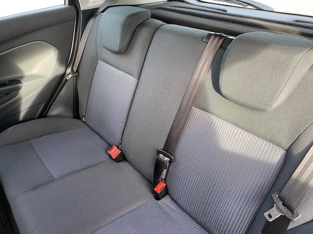 FORD Fiesta usata, con Sedile posteriore sdoppiato