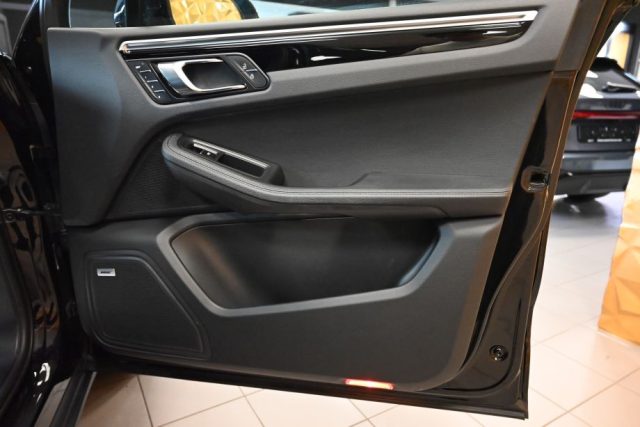 PORSCHE Macan usata 68