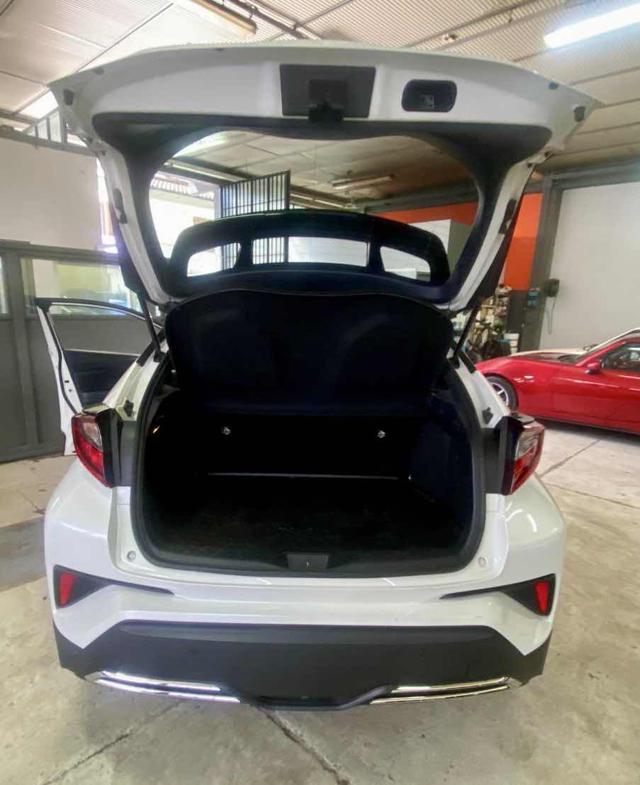 TOYOTA C-HR usata 14