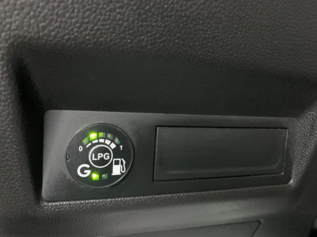 RENAULT Captur usata, con Volante in pelle