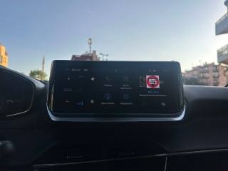 PEUGEOT 208 usata, con Touch screen