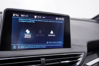 PEUGEOT 5008 usata, con Touch screen