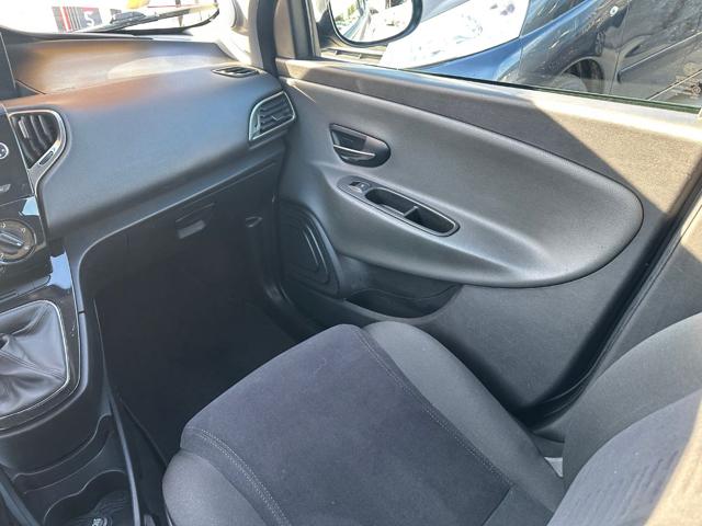 LANCIA Ypsilon usata, con USB