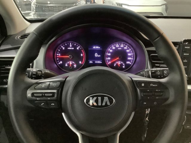 KIA Stonic usata, con Autoradio digitale