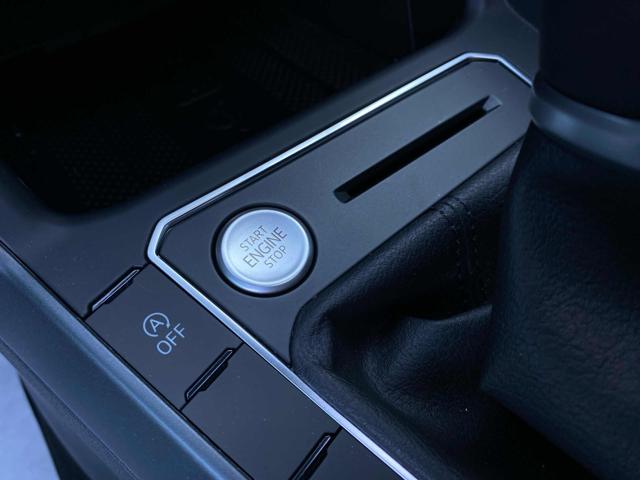VOLKSWAGEN Taigo usata, con Luci diurne LED
