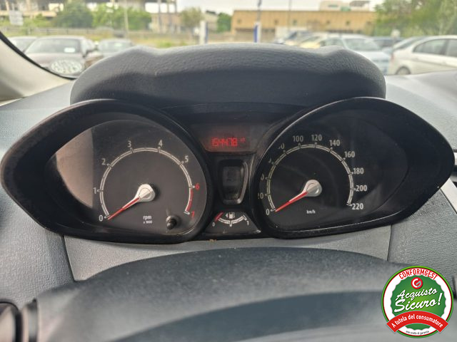 FORD Fiesta usata, con Specchietti laterali elettrici
