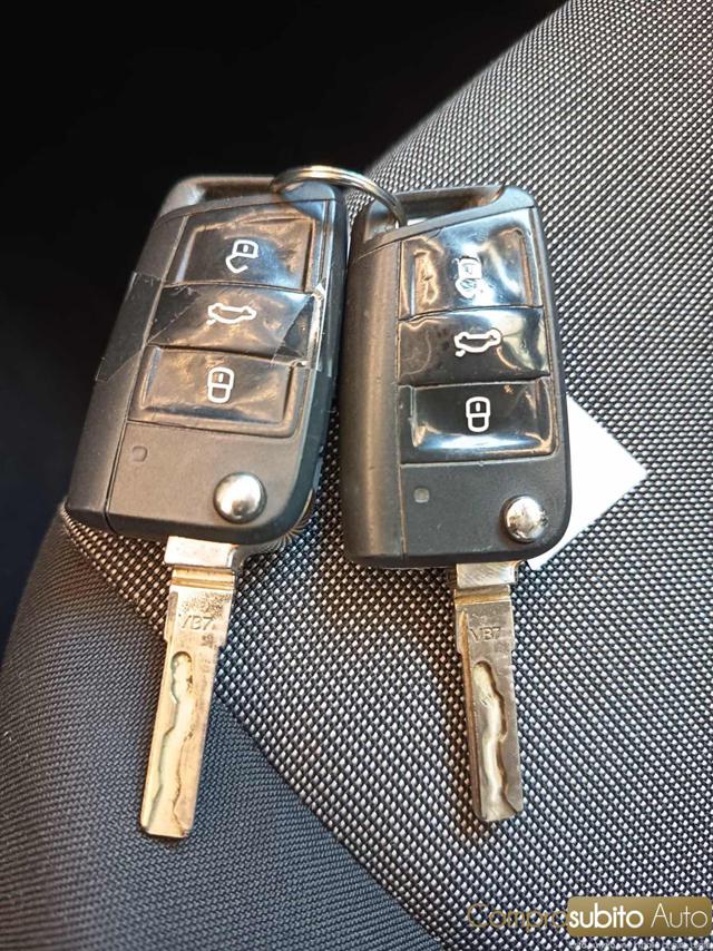 VOLKSWAGEN Golf usata, con Controllo trazione