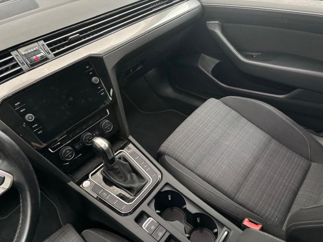 VOLKSWAGEN Passat Variant usata, con Fendinebbia