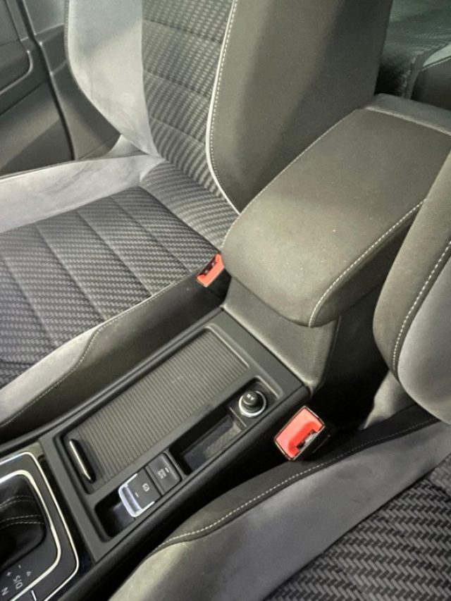 VOLKSWAGEN Golf usata, con Airbag Passeggero