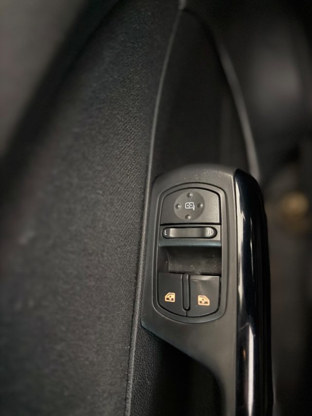 OPEL Corsa usata 17