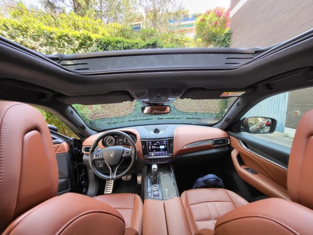 MASERATI Levante usata, con Autoradio digitale