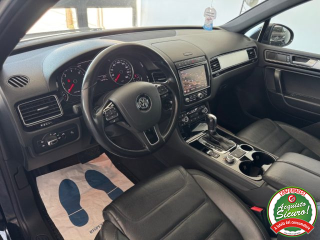 VOLKSWAGEN Touareg usata, con Autoradio
