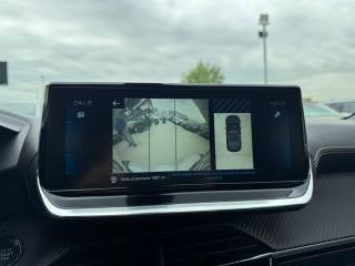 PEUGEOT 2008 usata, con Cruise Control