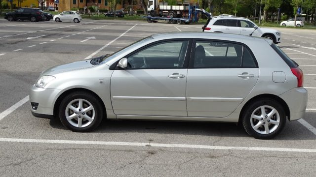 TOYOTA Corolla usata, con Autoradio