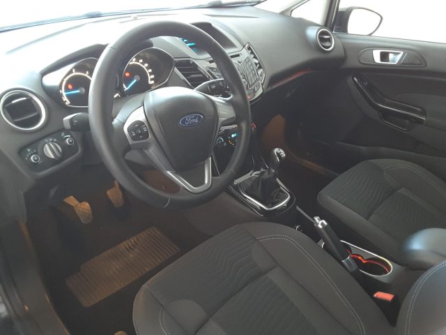 FORD Fiesta usata, con Autoradio