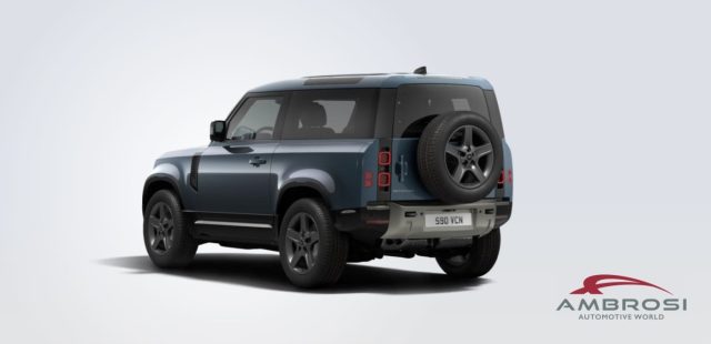 LAND ROVER Defender usata 2