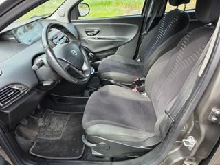 LANCIA Ypsilon usata, con USB