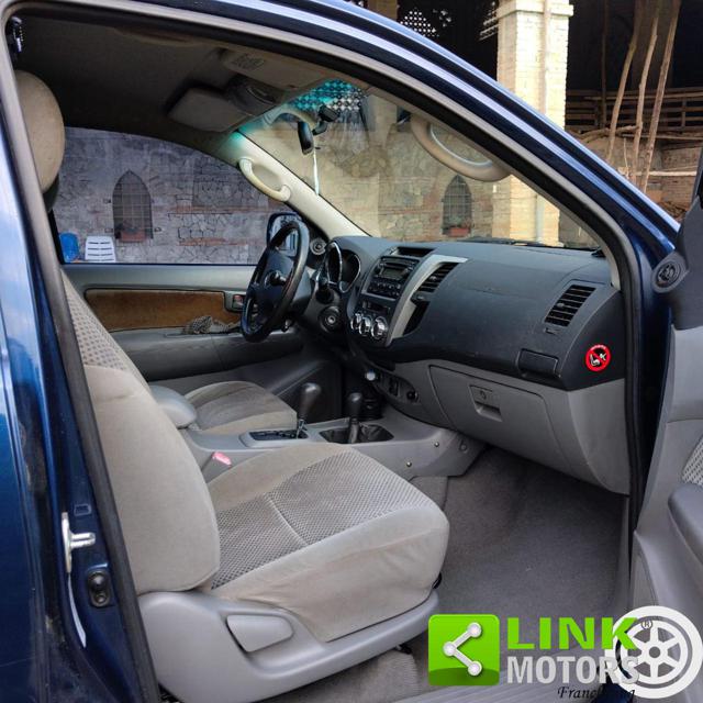 TOYOTA Hilux usata, con Cruise Control