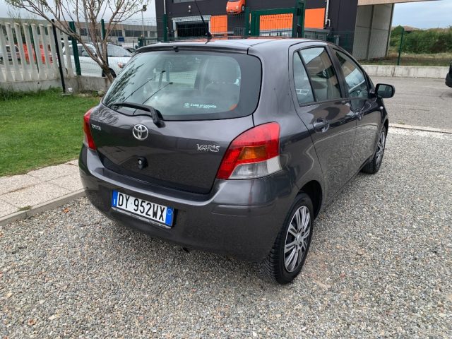 TOYOTA Yaris usata, con Alzacristalli elettrici